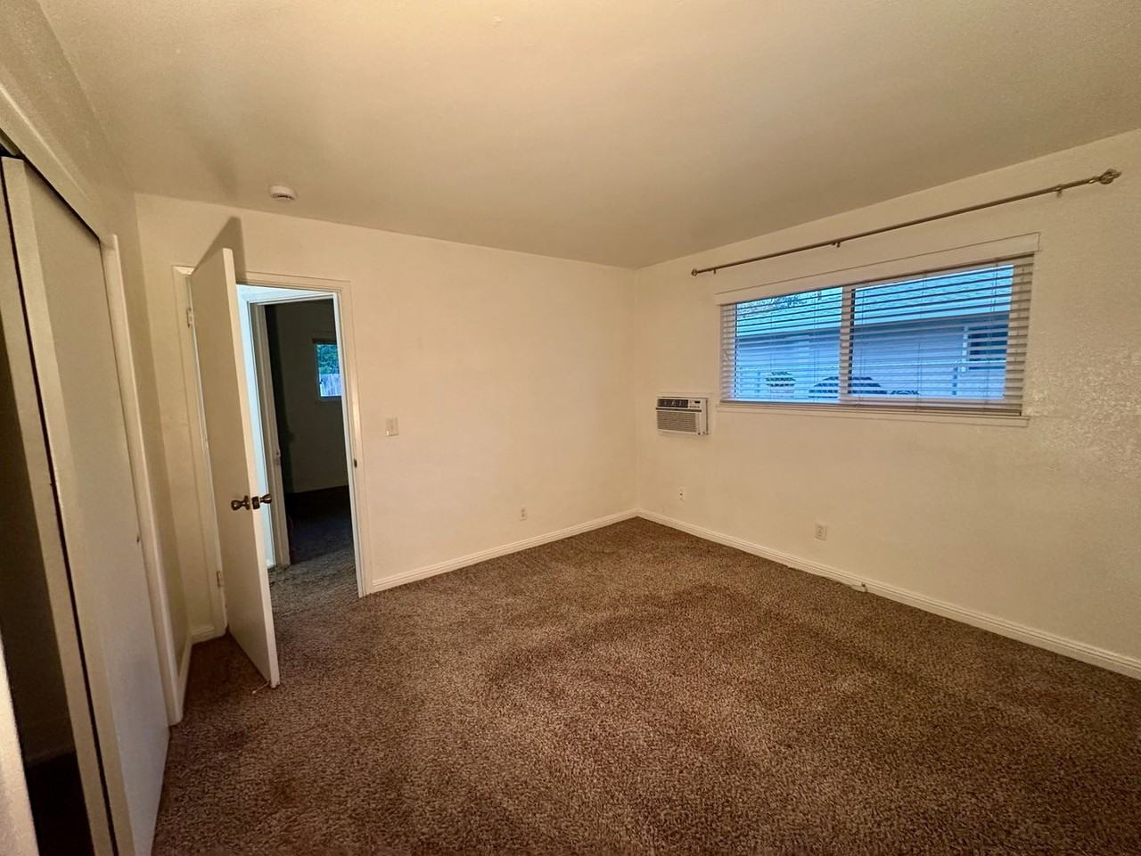 7643 Milldale Circle - Photo 6 of 9