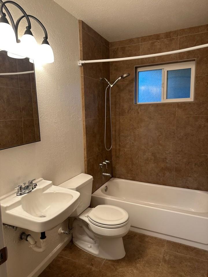 7643 Milldale Circle - Photo 7 of 9