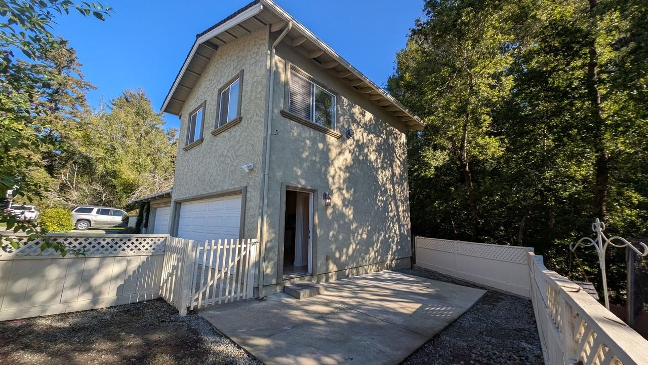 112 Bethany Dr - Photo 2 of 12