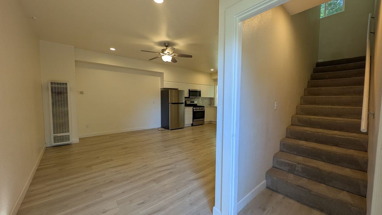 112 Bethany Dr - Photo 3 of 12