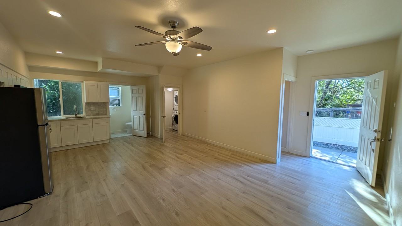 112 Bethany Dr - Photo 4 of 12