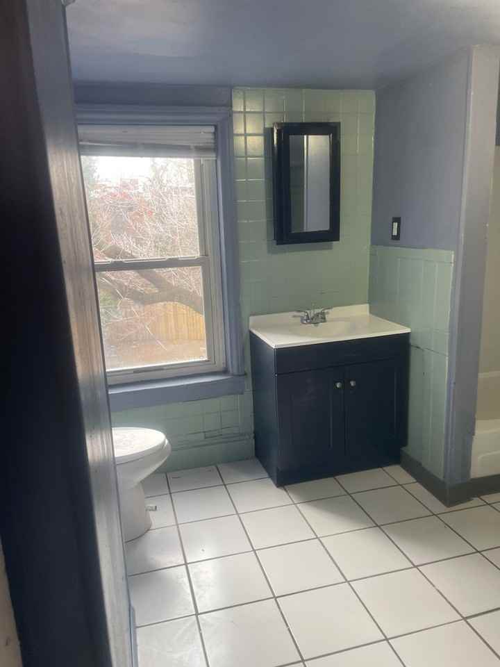 122 West Elm Street - Photo 3 of 8