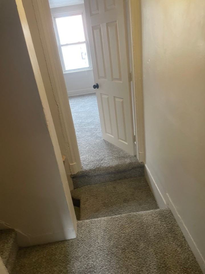 122 West Elm Street - Photo 6 of 8