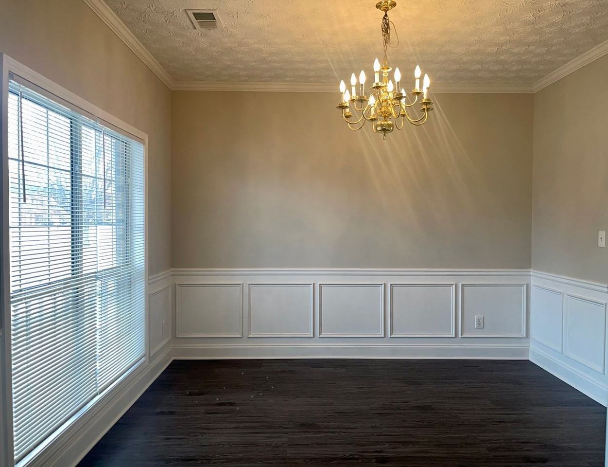 299 Sheffield Chase - Photo 5 of 26