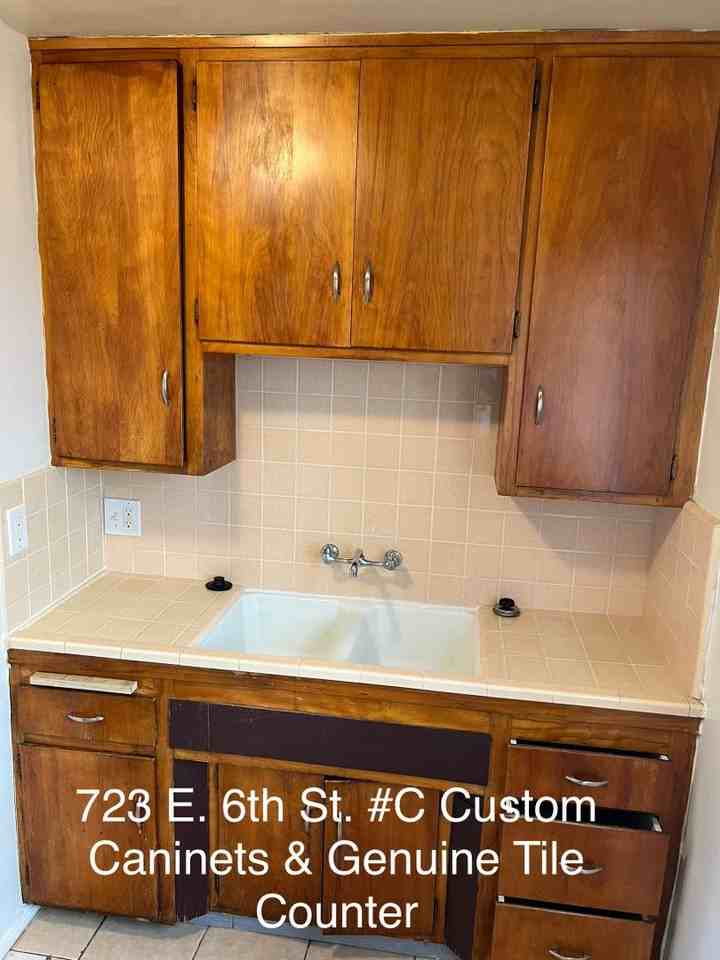 723 East 6th Street - Photo 4 of 12