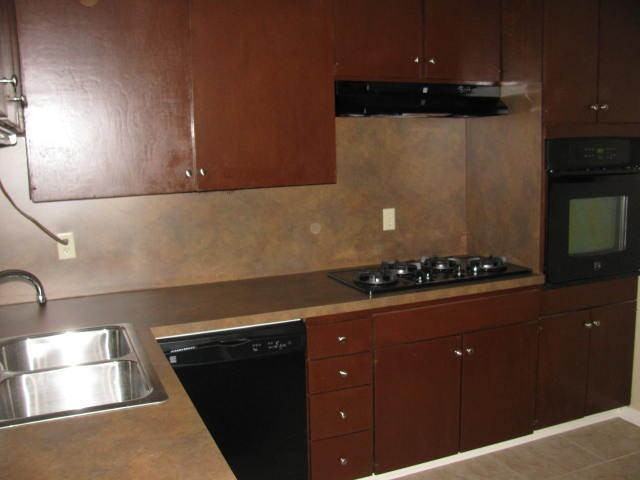 2005 Glenhaven Street - Photo 4 of 10