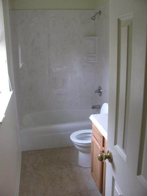 2005 Glenhaven Street - Photo 6 of 10