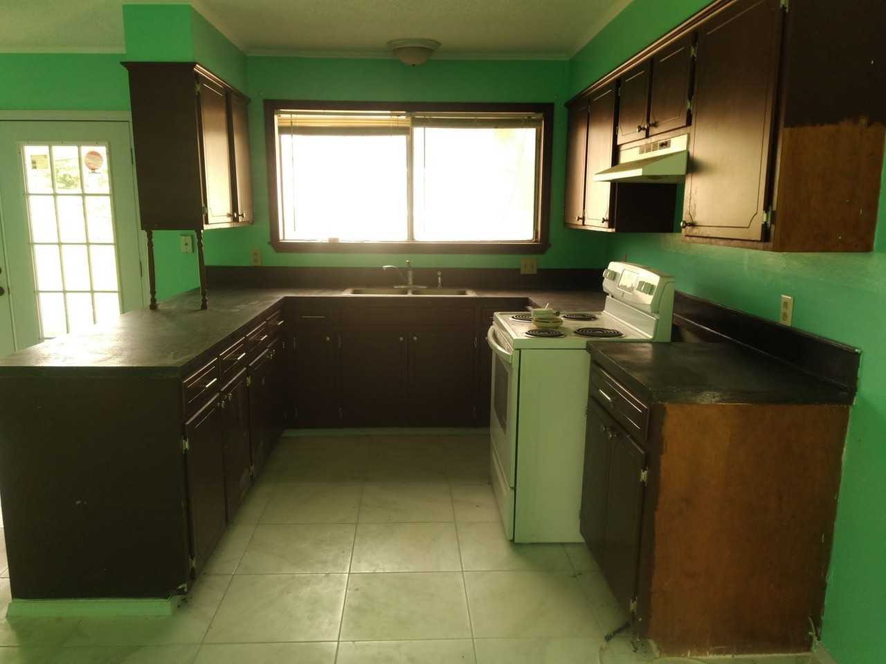 124 Azalea Avenue - Photo 4 of 11