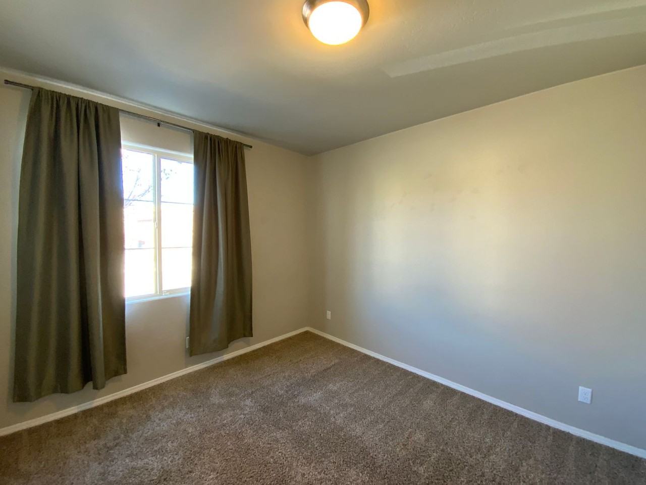 6928 Yukon Rd NE - Photo 6 of 46