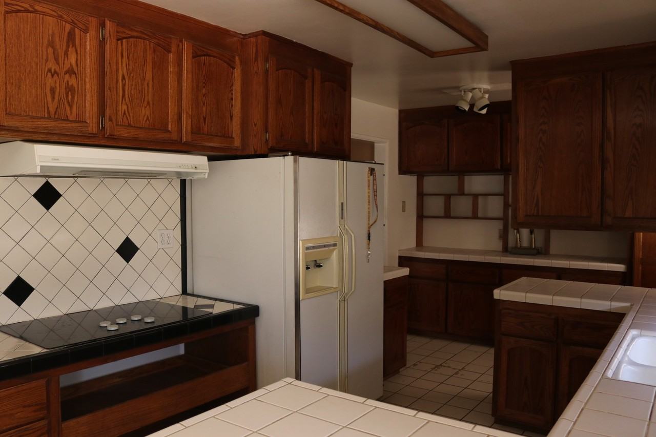 19275 Symeron Road - Photo 7 of 46