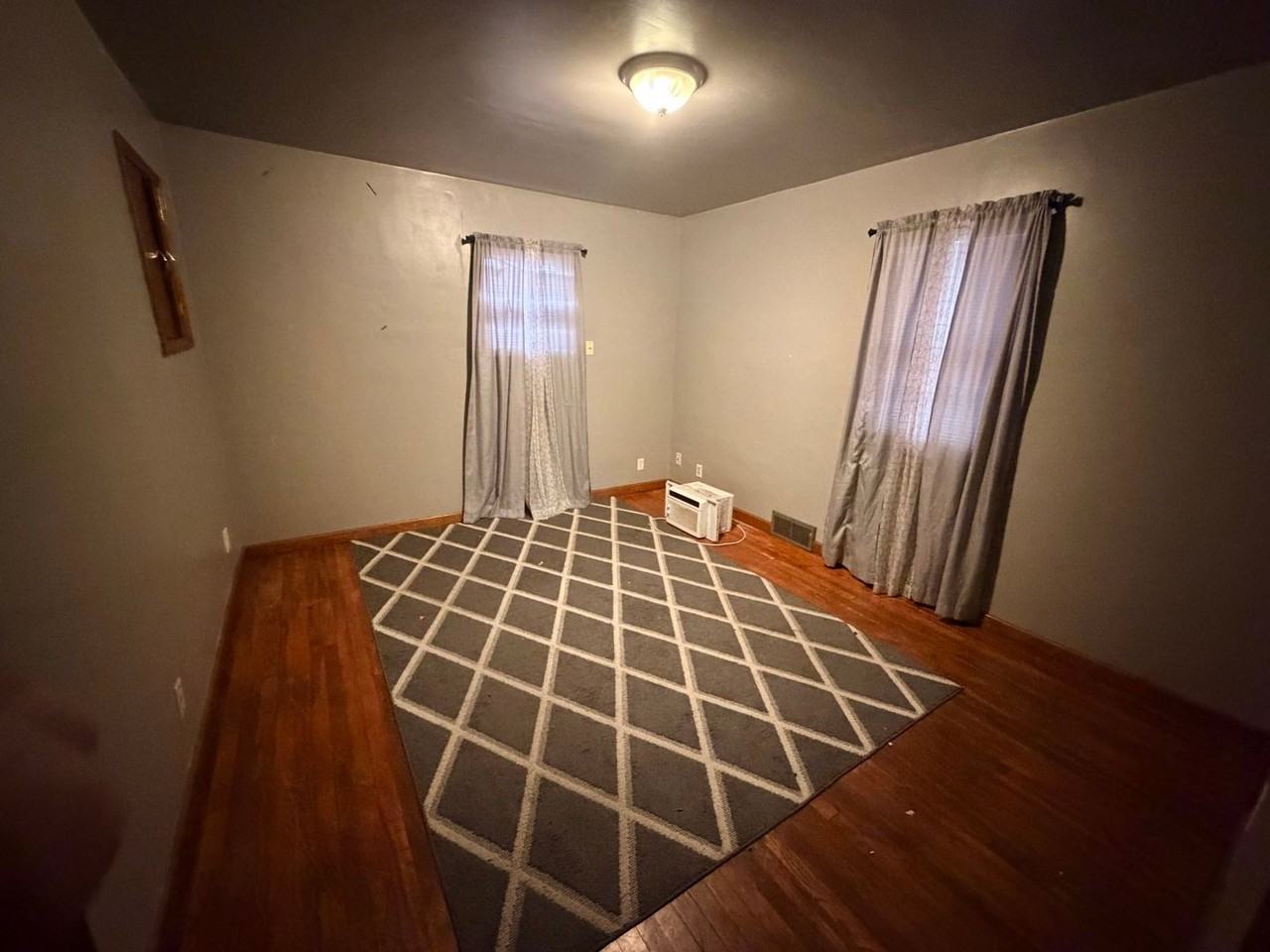 1015 12th Avenue - Photo 7 of 18