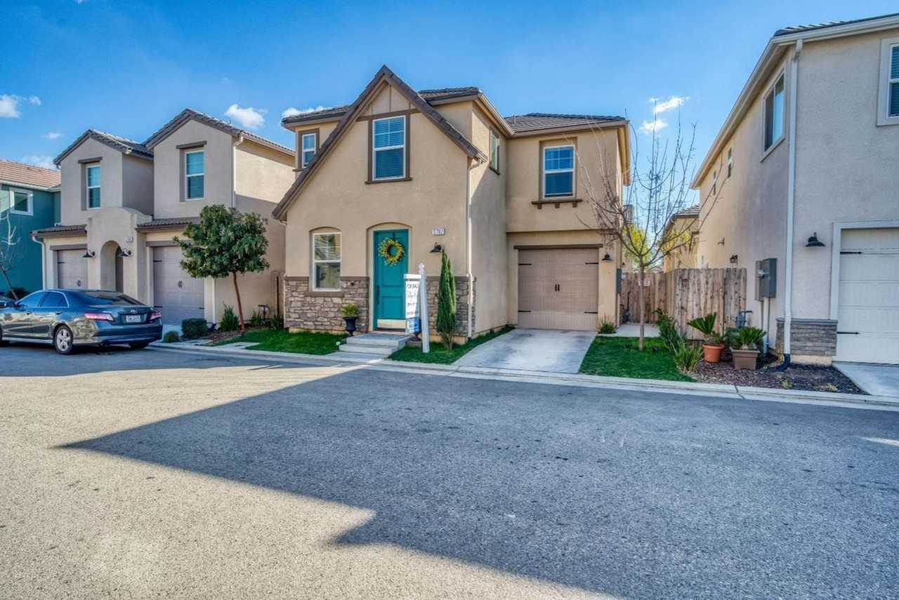 3762 Friendship Lane - Photo 2 of 22