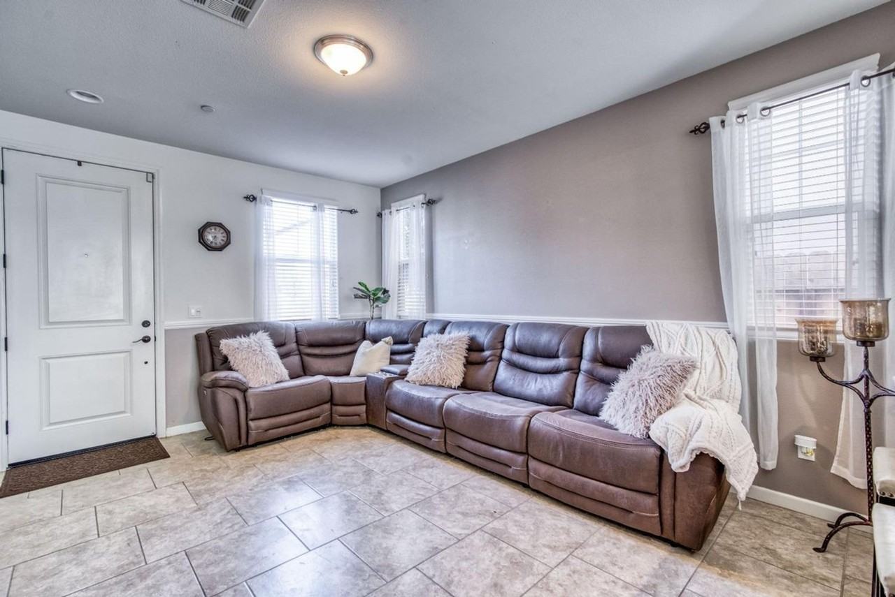 3762 Friendship Lane - Photo 3 of 22