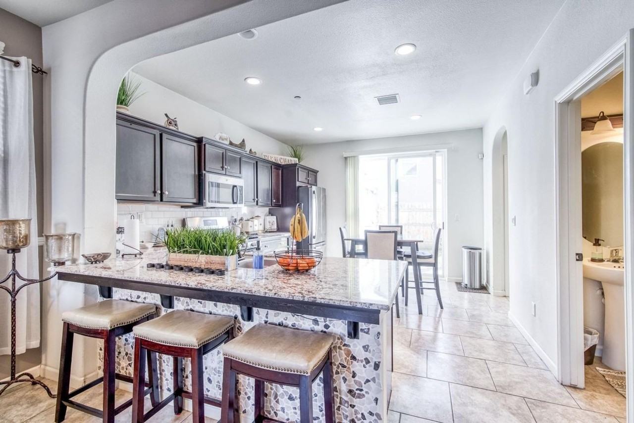 3762 Friendship Lane - Photo 6 of 22