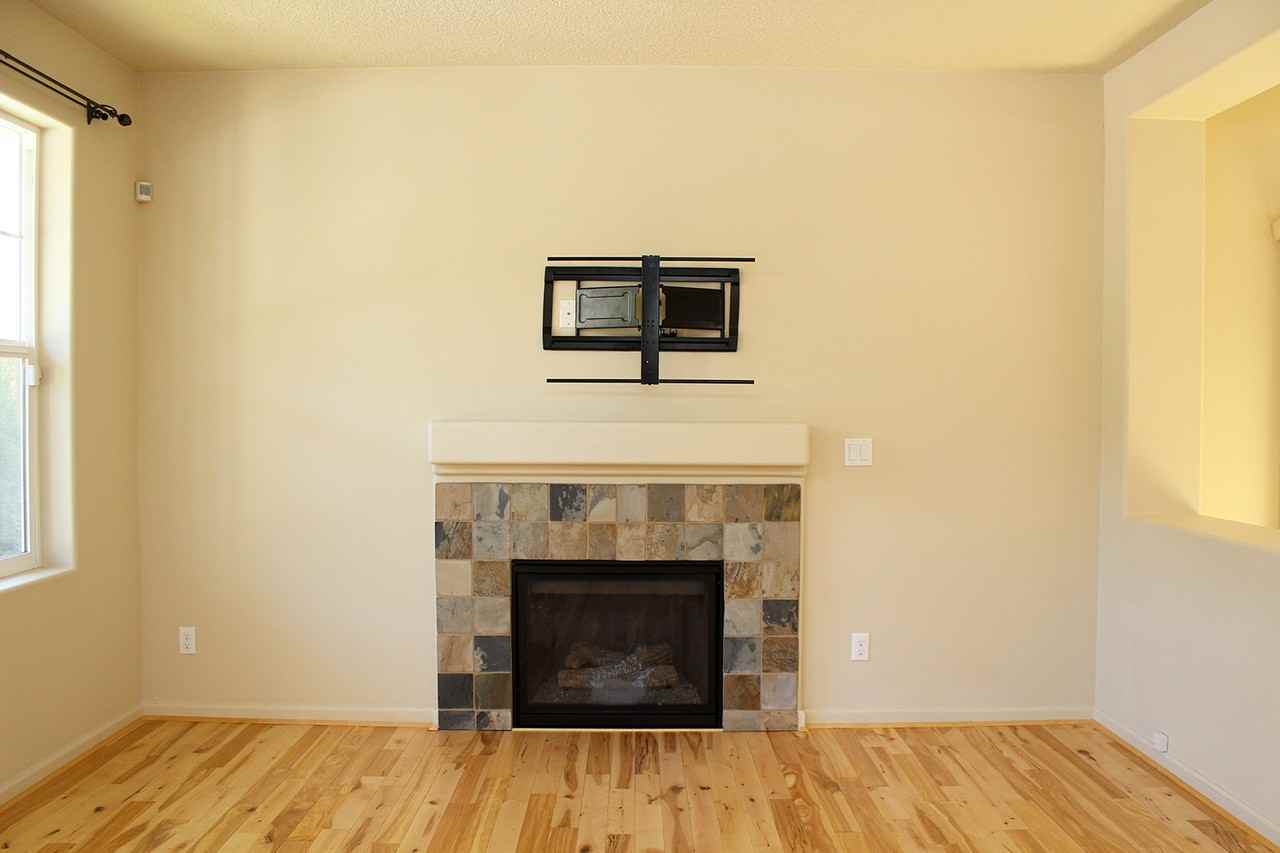 321 Northeast Edgeway Drive - Photo 6 of 33