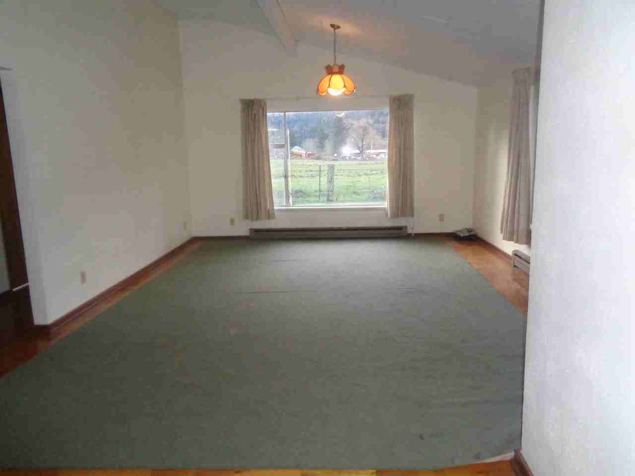 224 Priest Road - Photo 4 of 16