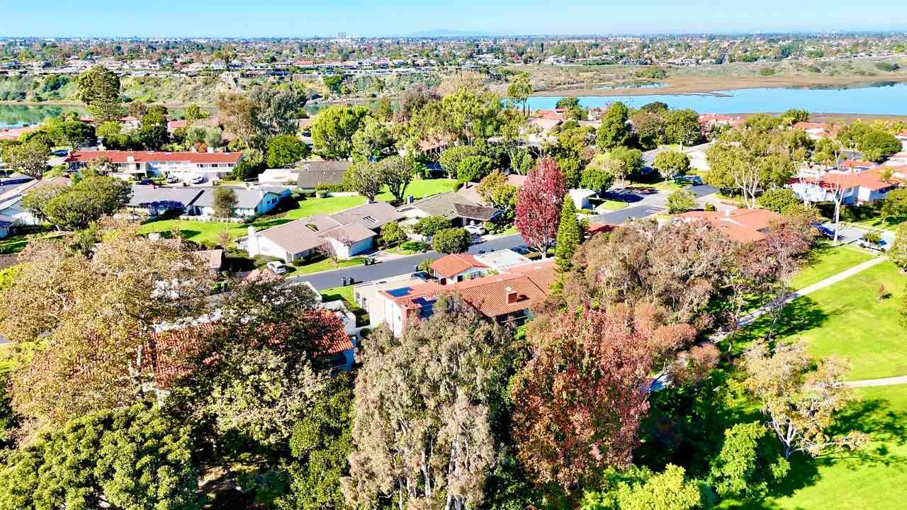 425 Vista Flora - Photo 2 of 30