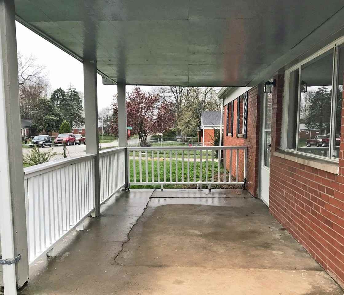 1121 Birch Drive - Photo 3 of 10