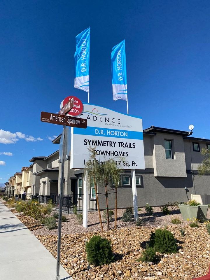 345 Summer Sparrow Avenue - Photo 3 of 50