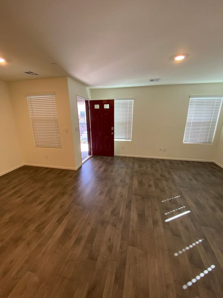 345 Summer Sparrow Avenue - Photo 7 of 50