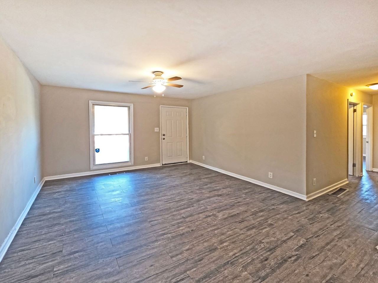 2332 Baywood Drive Southeast - Photo 5 of 28