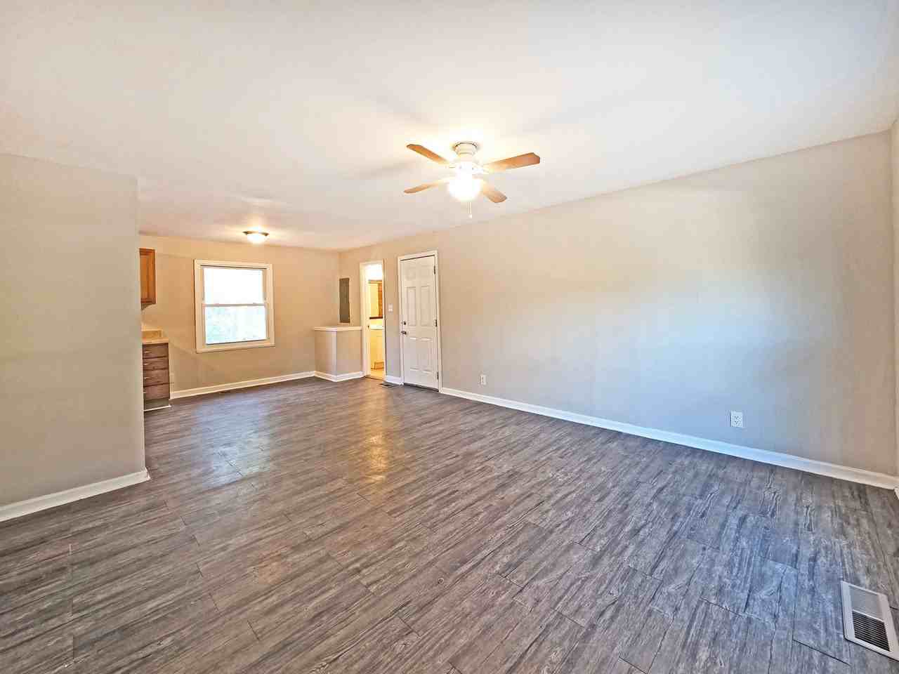 2332 Baywood Drive Southeast - Photo 7 of 28