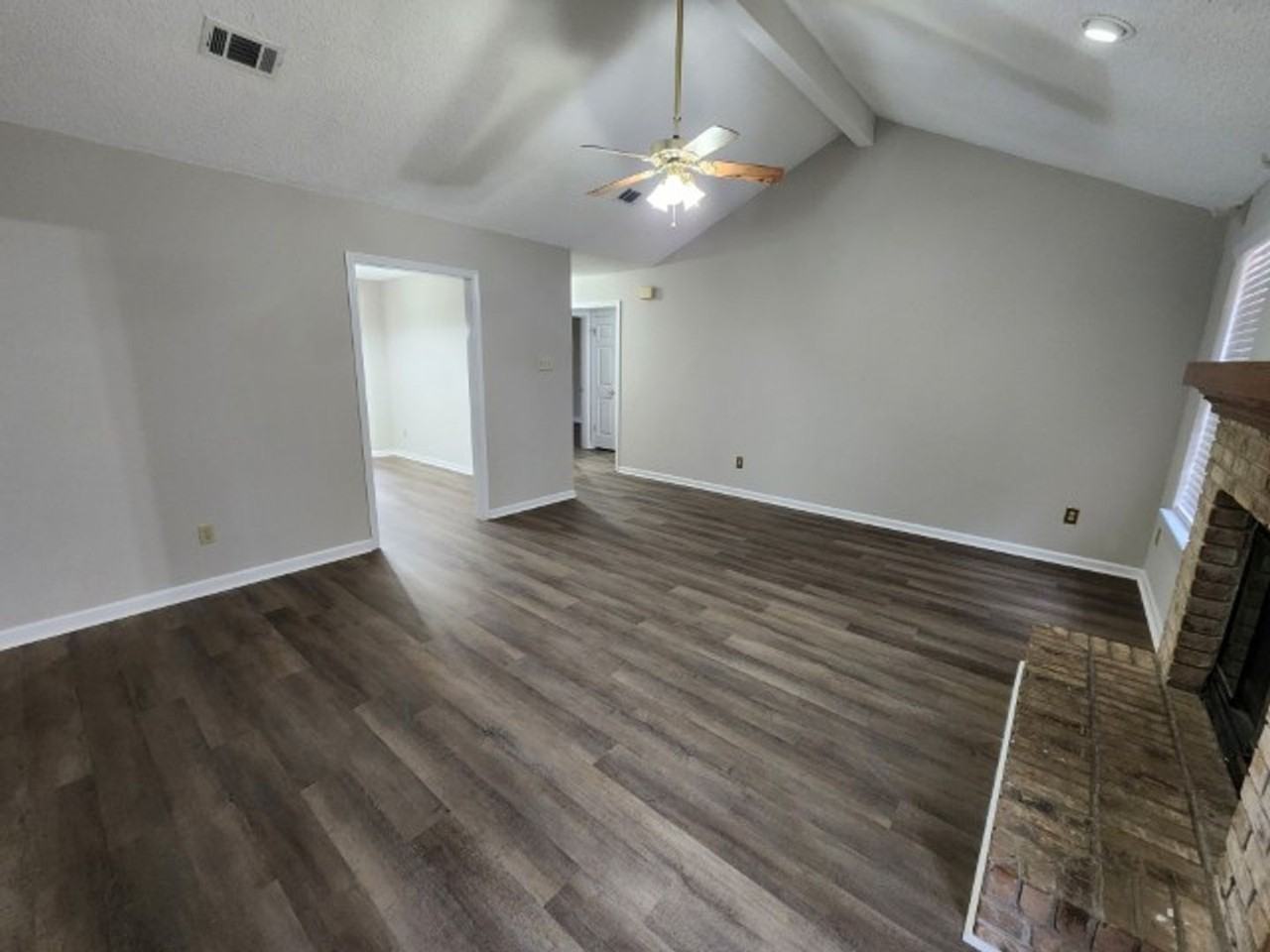 15 Honey Locust Court - Photo 3 of 19