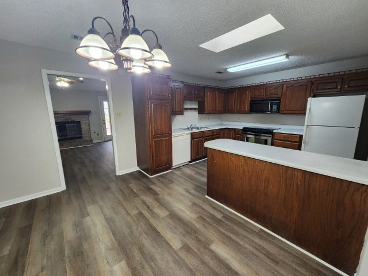 15 Honey Locust Court - Photo 5 of 19