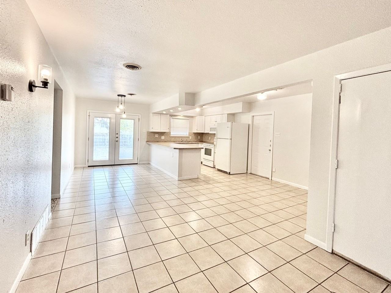 4234 Hall Park Dr - Photo 3 of 17