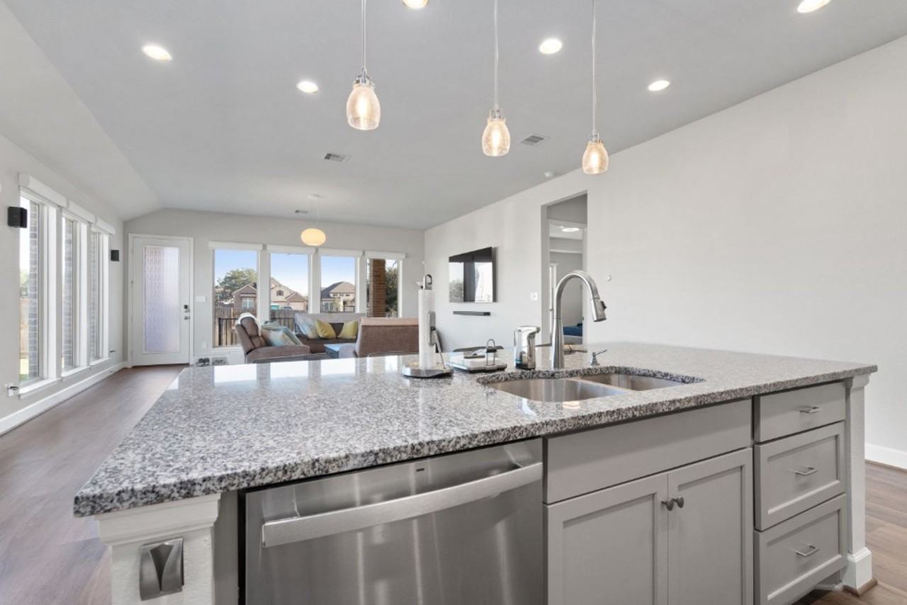 547 Jefferson Drive - Photo 4 of 31