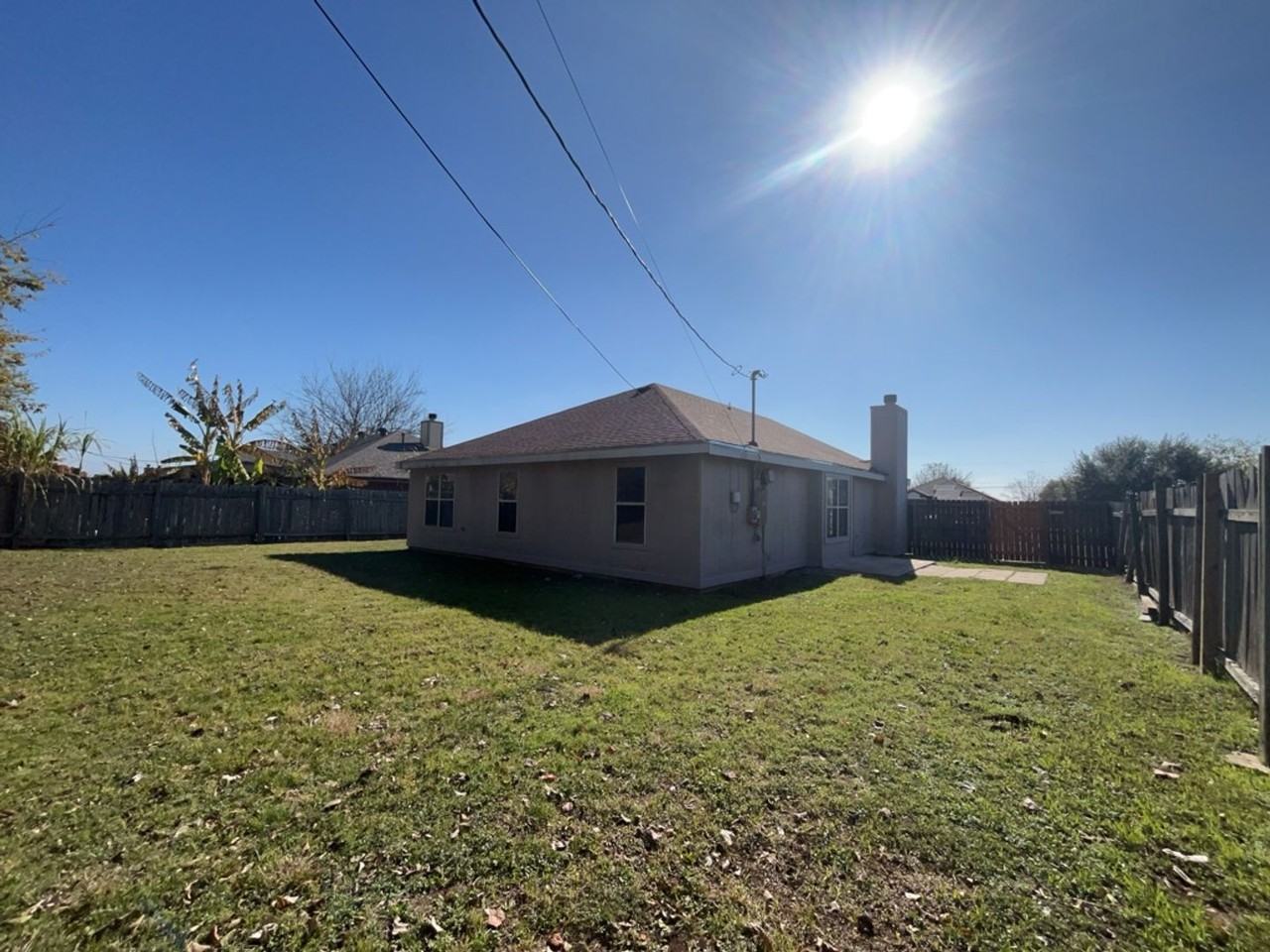 709 Lisa Lane - Photo 4 of 39