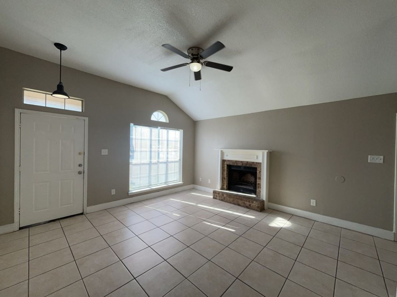 709 Lisa Lane - Photo 6 of 39