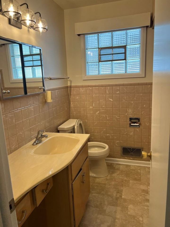 6541 North Fresno Street - Photo 3 of 15