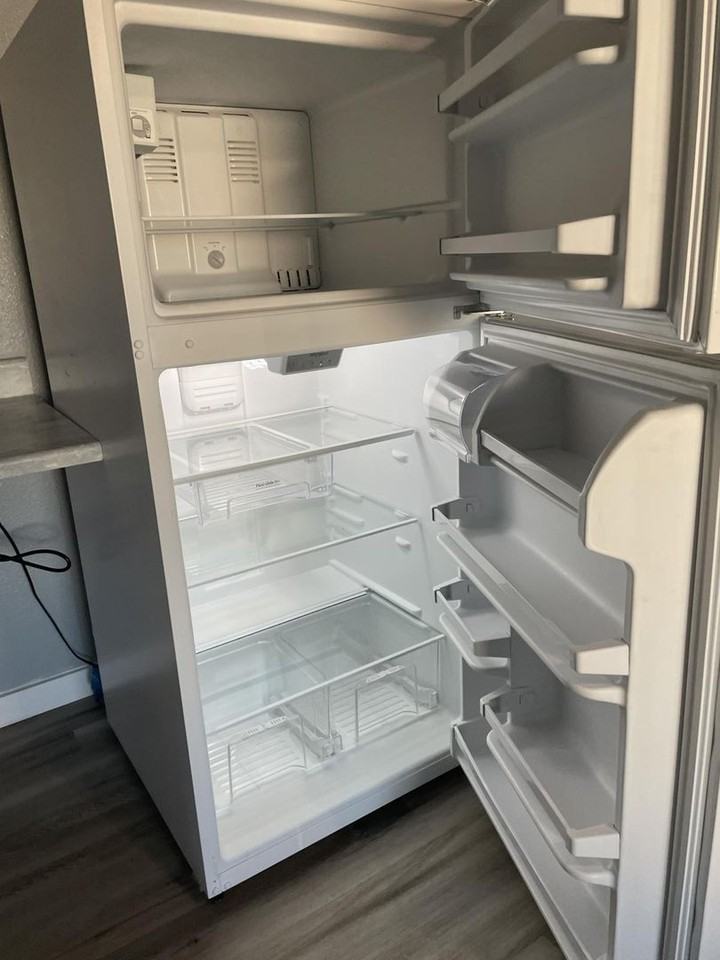 901 Apple Dr - Photo 4 of 25