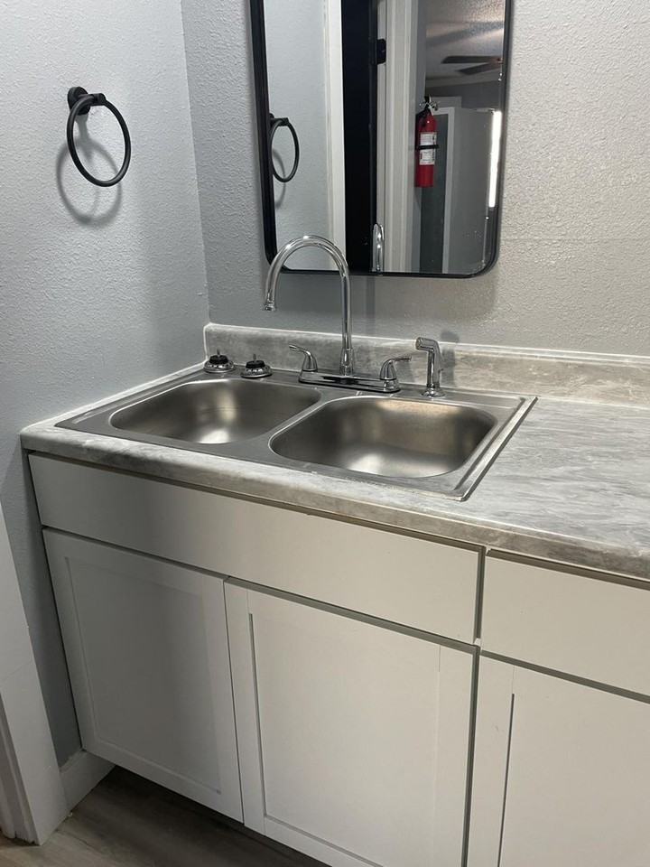 901 Apple Dr - Photo 5 of 25