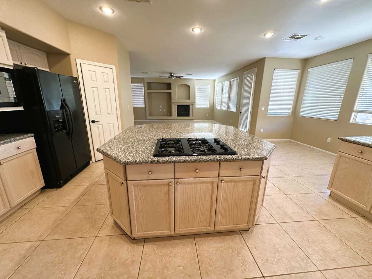 767 Tossa De Mar Avenue - Photo 5 of 36