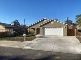 featured image of 409 East 9th Street