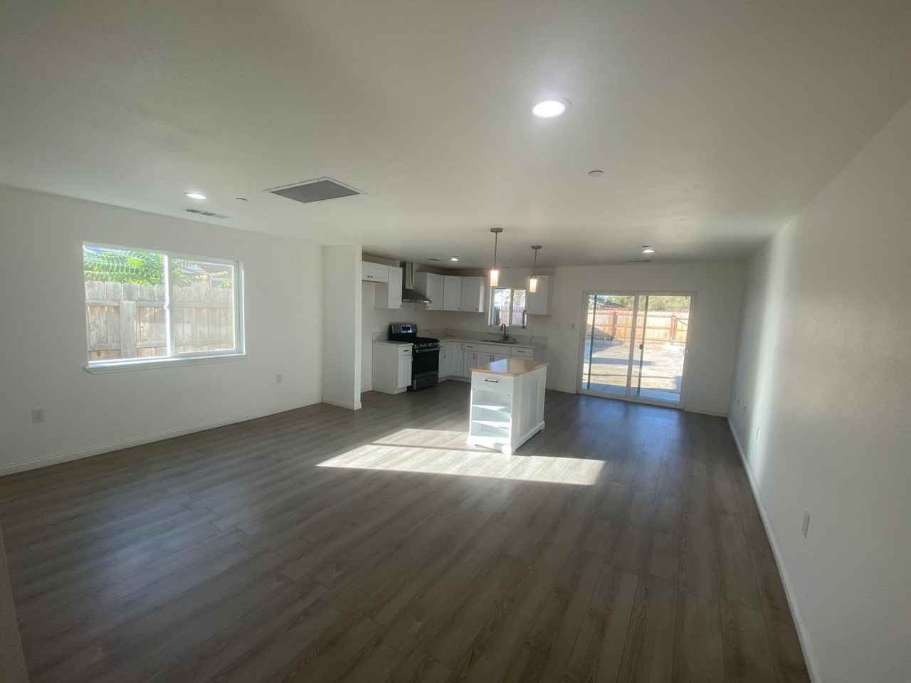 409 East 9th Street - Photo 7 of 19