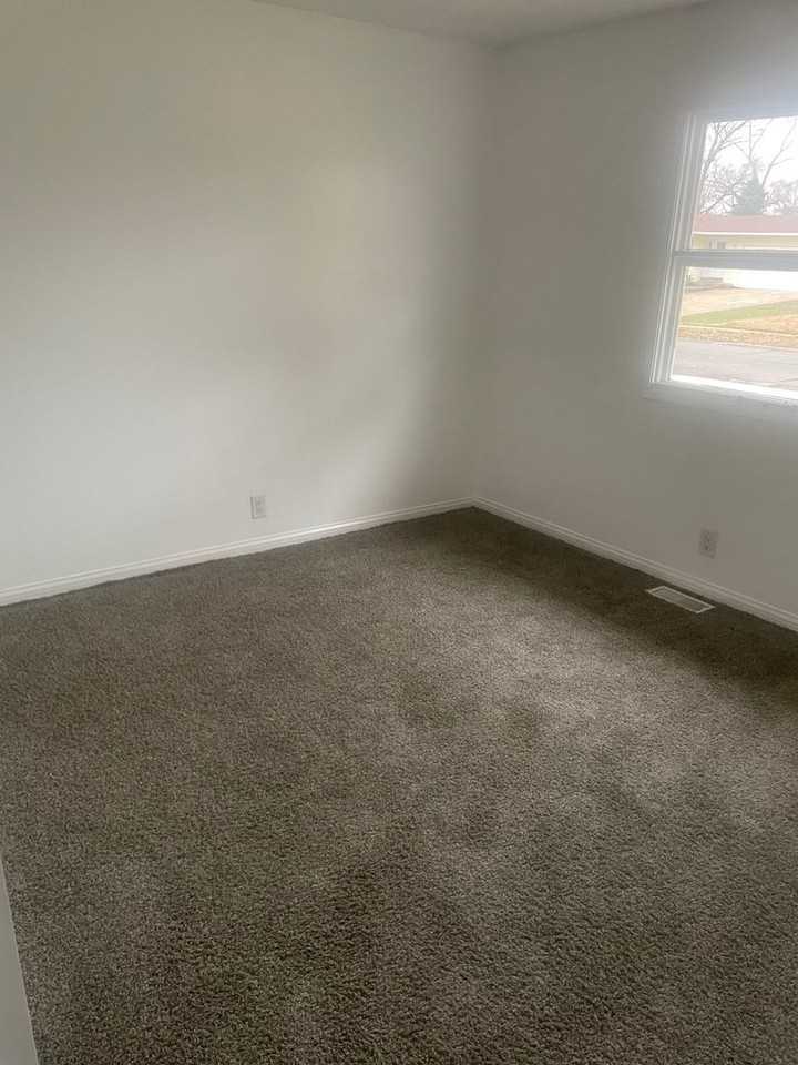 1700 Verlene Drive - Photo 3 of 10