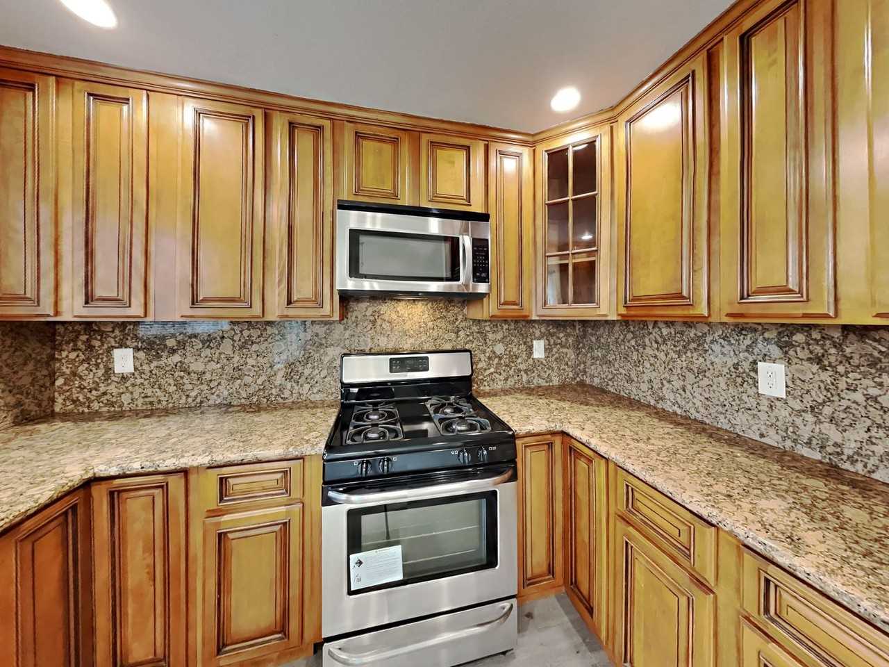 5031 Fernwood Circle - Photo 6 of 21