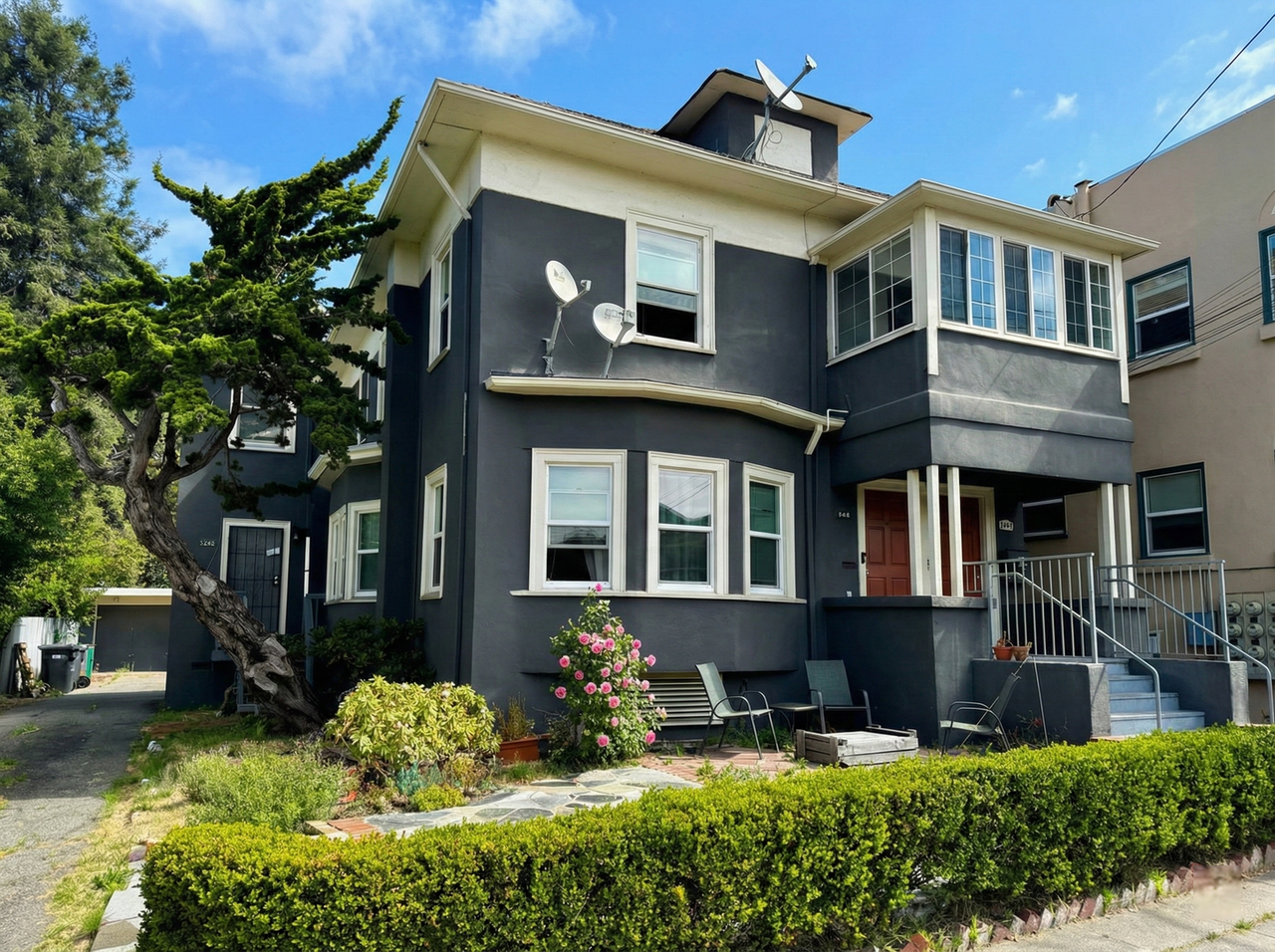 740 Alcatraz Ave - Photo 2 of 9