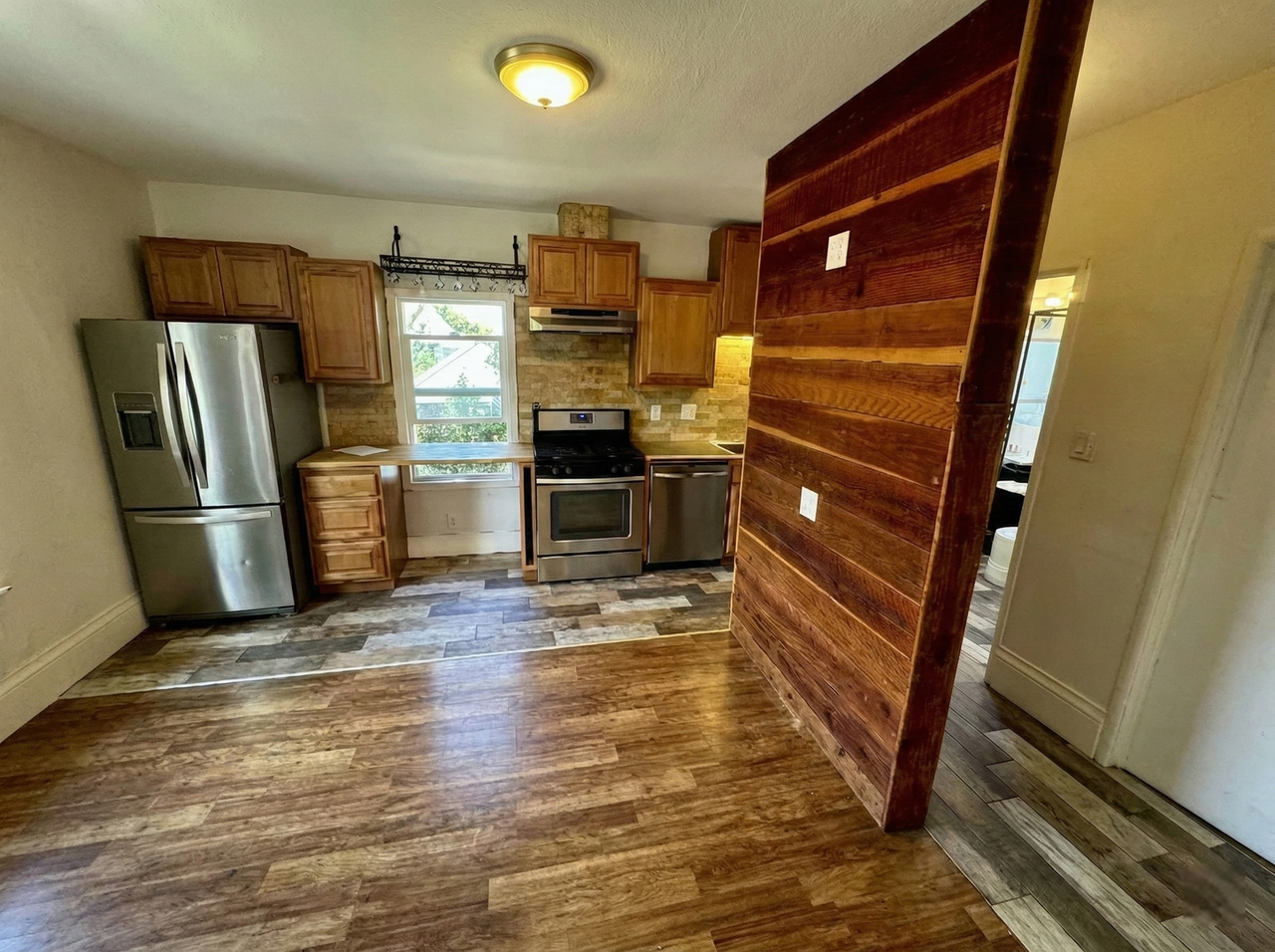 740 Alcatraz Ave - Photo 3 of 9