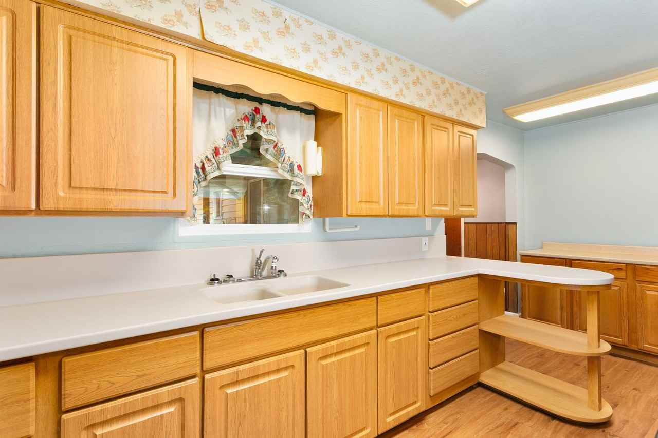 11103 C Street South - Photo 6 of 40