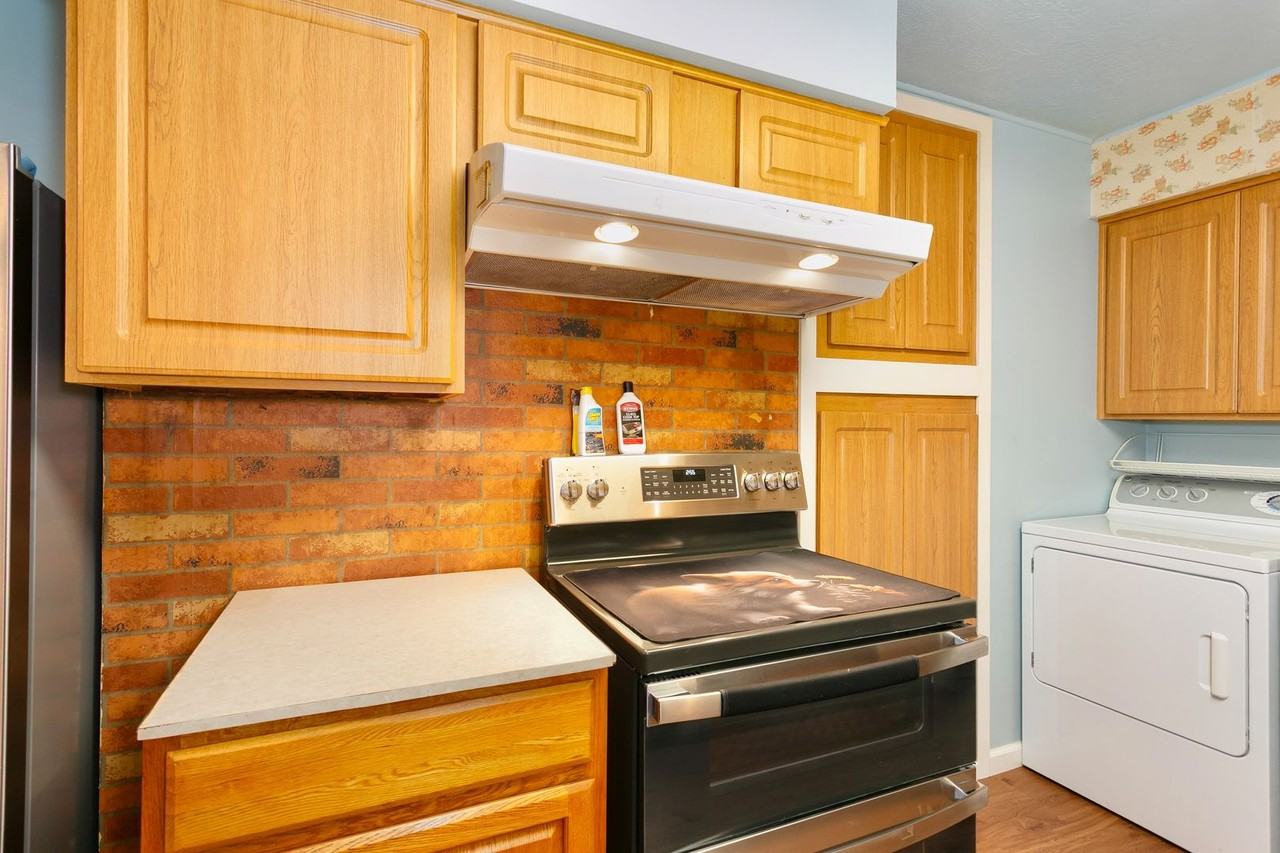 11103 C Street South - Photo 7 of 40