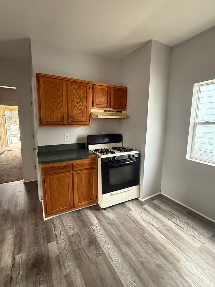 647 East 117th Street - Photo 3 of 10