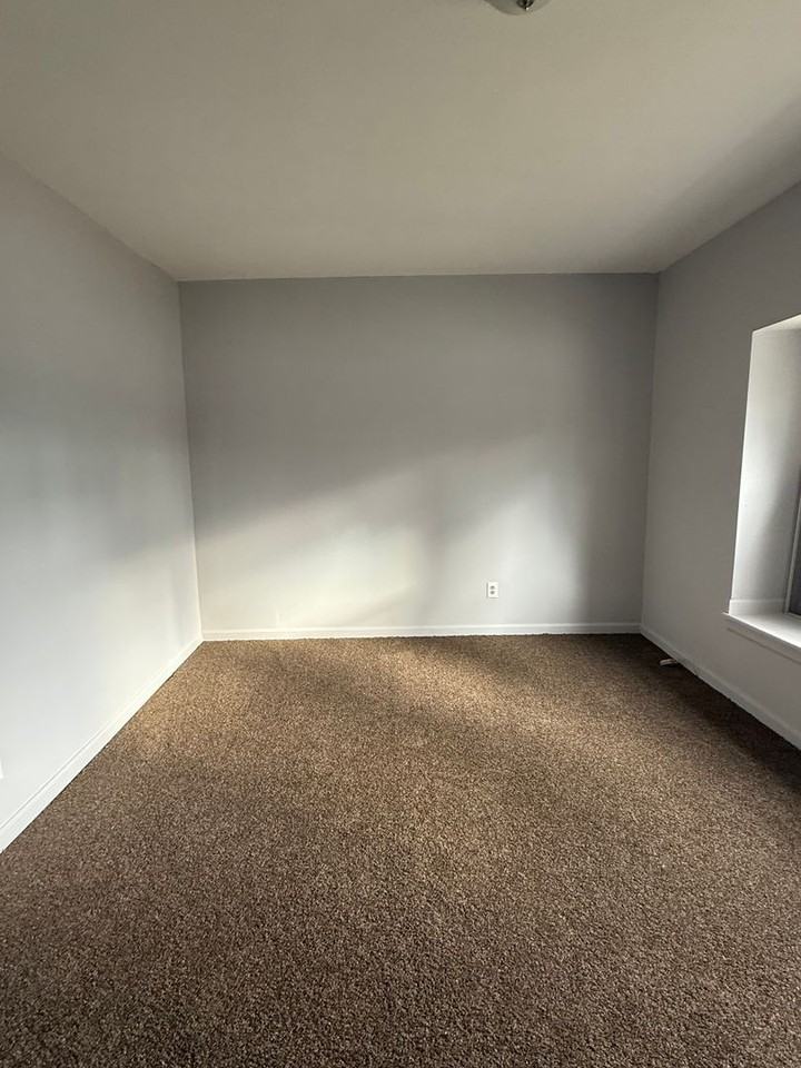 647 East 117th Street - Photo 4 of 10