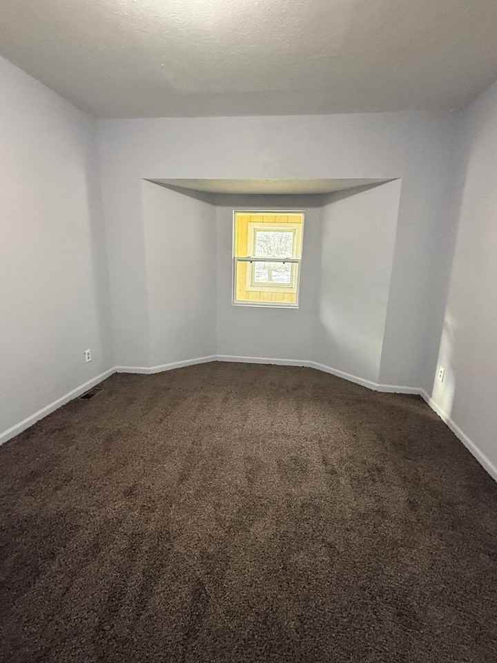 647 East 117th Street - Photo 5 of 10