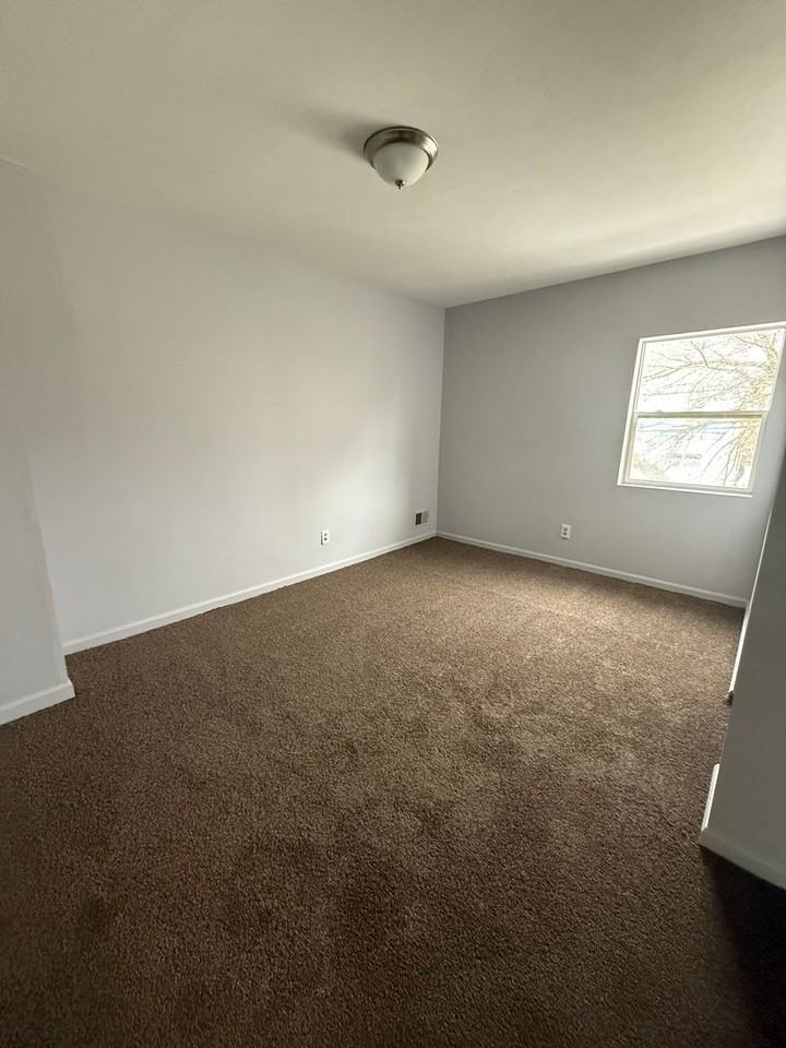 647 East 117th Street - Photo 6 of 10