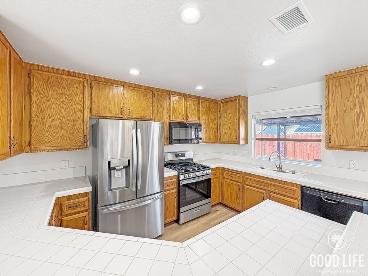 602 Maybritt Circle - Photo 6 of 24