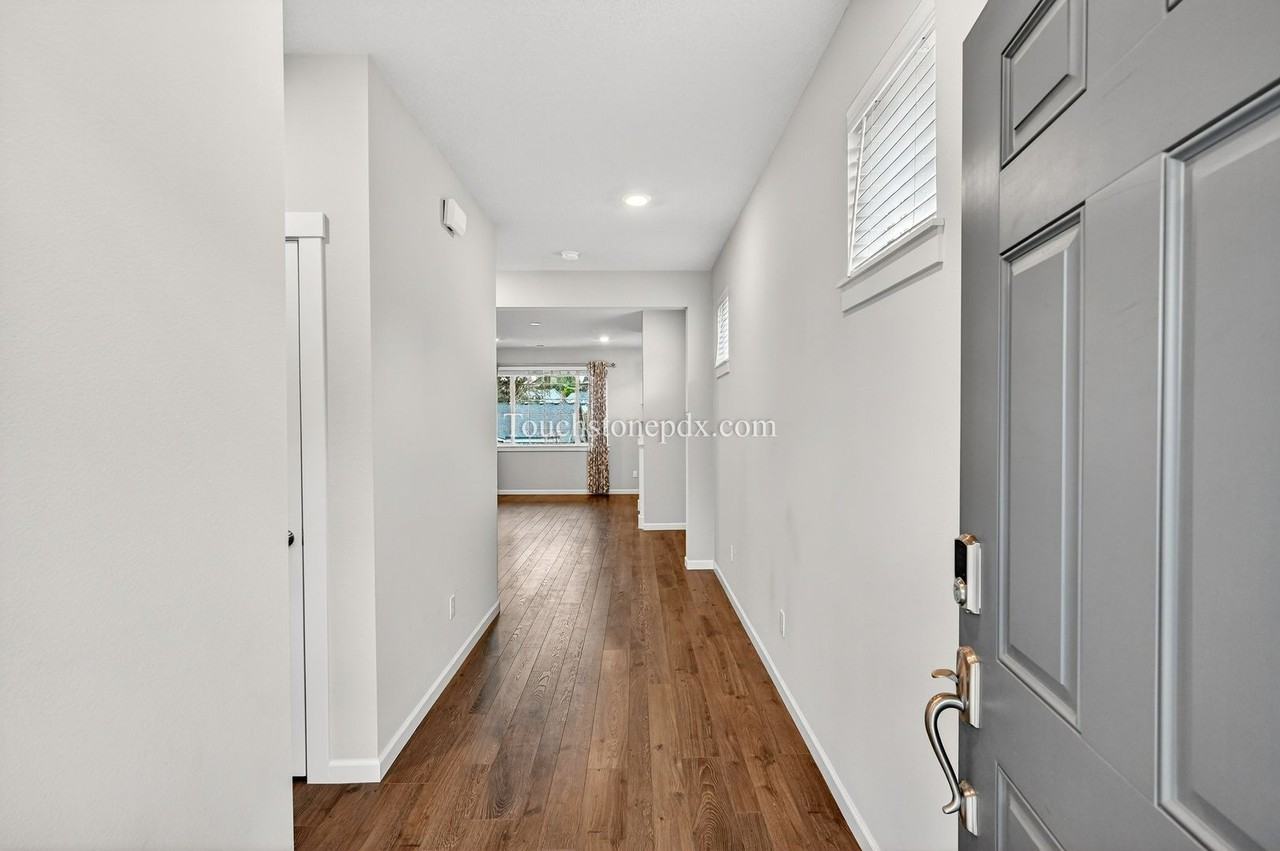 11333 Southeast Courteous Court - Photo 4 of 49